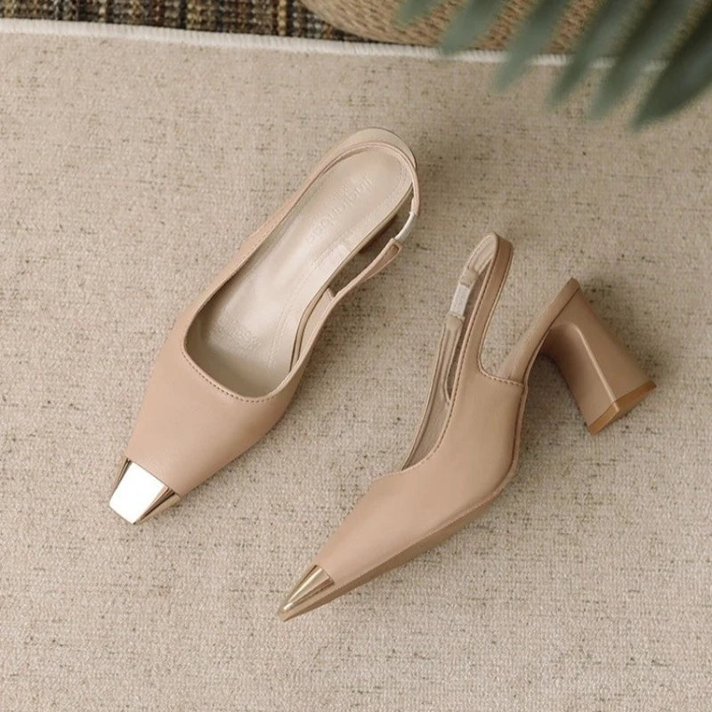 Layla | Teräväkärkiset slingback-korot